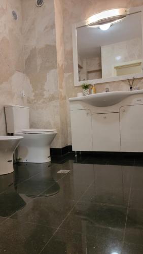 Bilik mandi di Penthouse Star -Bulevard