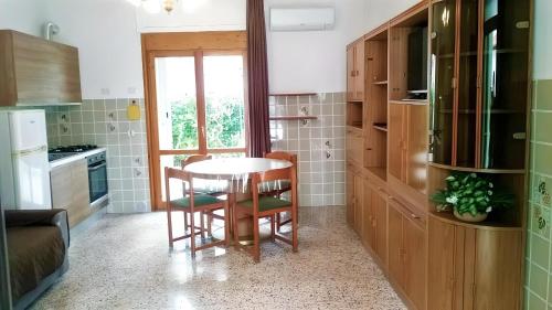 Η κουζίνα ή μικρή κουζίνα στο Alloggio sulla Via Verde Costa dei Trabocchi