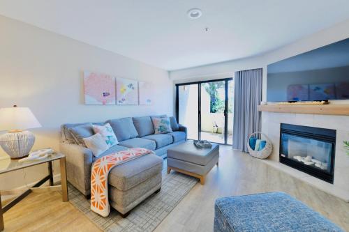 Χώρος καθιστικού στο Luxury Villa - Flora View - Ground Level -Seascape