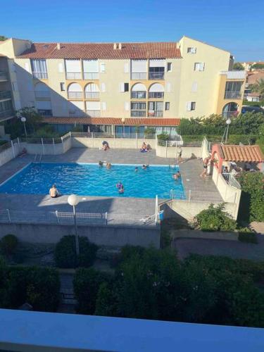 Photo de la galerie de l'établissement T2 Mezzanine 300m plage, à Narbonne