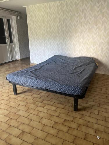 Photo de la galerie de l'établissement F2 indépendant dans maison proche RER C/Tram T9, à Villeneuve-le-Roi