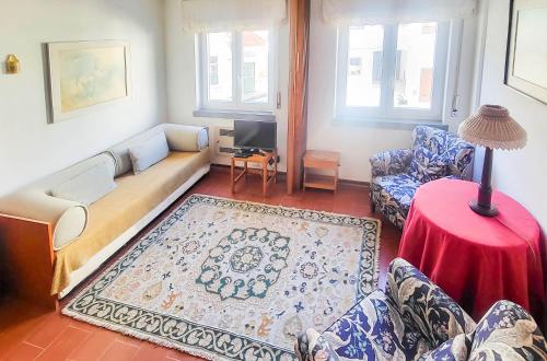 Sunny Cascais Apartment