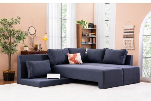 un divano blu in soggiorno di Luxurious & Spacious 4BHK Villa with AC at City Centre, Pearl Stayz a Mysore