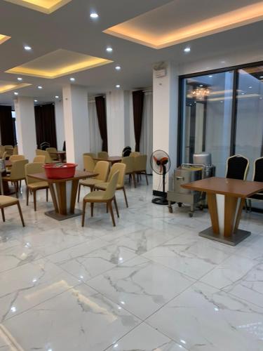 Ruang duduk di Hoa Hồng Hotel Sơn La