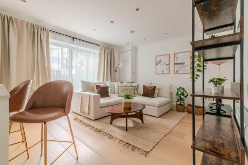Seating area sa Beautiful 2 bed 2 bath Abode In Dulwich