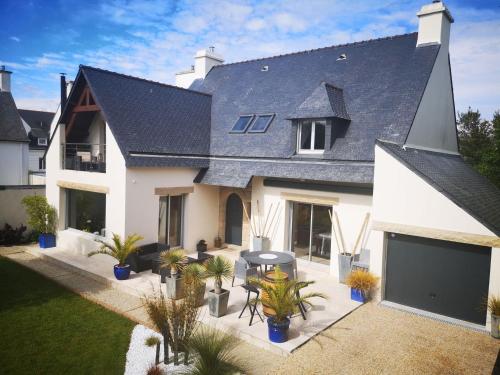Photo de la galerie de l'établissement Sublime villa 5 étoiles KONK-KERNE 8 personnes, 100m de la mer à Concarneau Finistère Sud Bretagne, à Concarneau