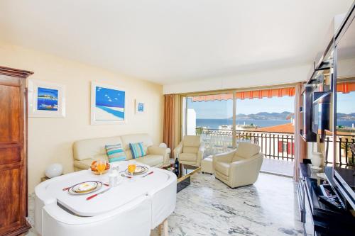 Gabriel YourHostHelper