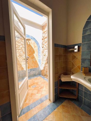 Ένα μπάνιο στο Cupola Bianca Resort