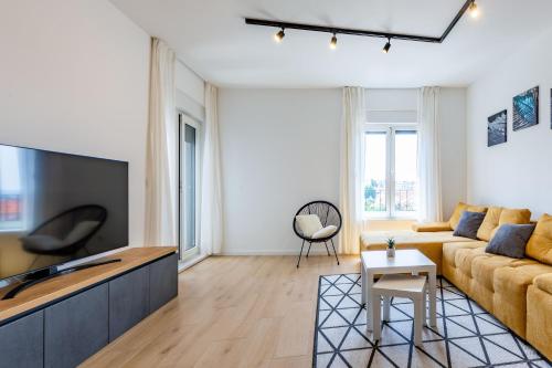 AG apartment with balcony and garage