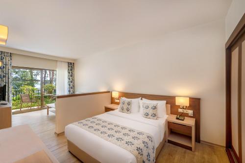 Postel nebo postele na pokoji v ubytování Labranda Mares Marmaris Hotel