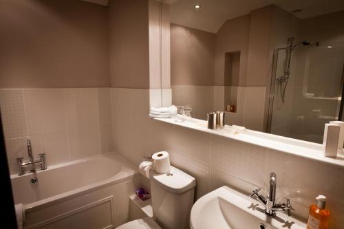 Ένα μπάνιο στο Northcote Manor