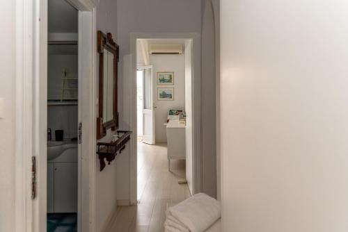 Ванная комната в VILLA BLEFOUTI at BLEFOUTI BEACH
