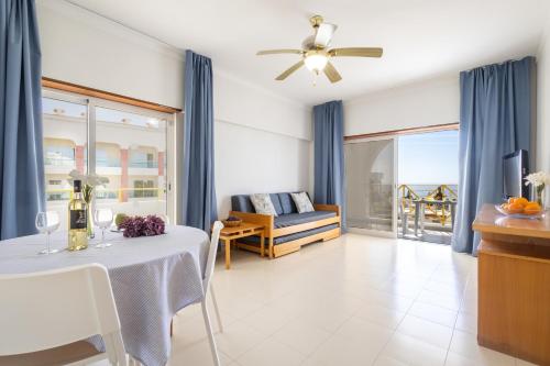 Гостиная зона в Casa Azul 3 - Senhora da Rocha, Algarve