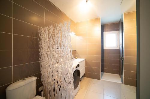 Koupelna v ubytování Lumineux avec terrasse au calme en hyper centre.