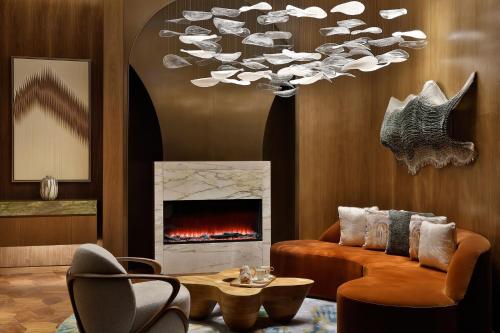Ein Sitzbereich in der Unterkunft The St. Regis Riyadh