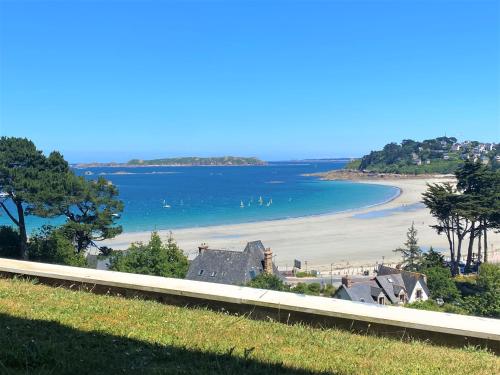 Appartement VUE MER avec terrasse à PERROS-GUIREC - Réf 906