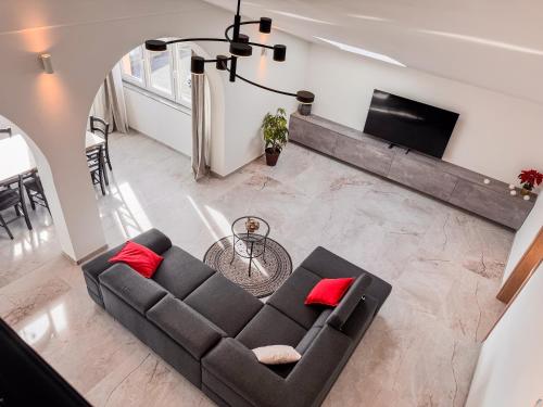 Χώρος καθιστικού στο Chic Spacious Apartment Surrounded by Nature Near Opatija