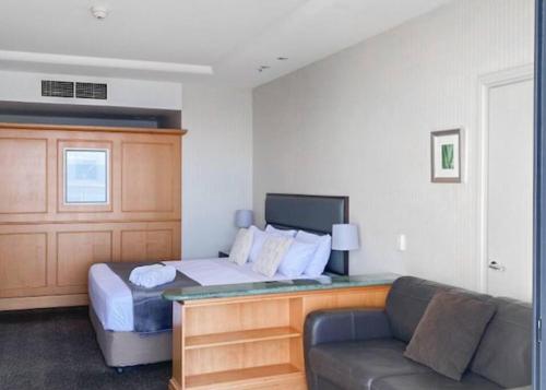 Gallery image of Surfers Paradise Ocean View 1Bed Hotel w Parking in Gold Coast