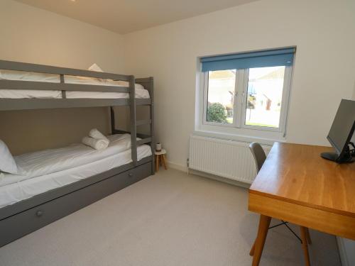 Двуетажно легло или двуетажни легла в стая в 1 Star Cottages