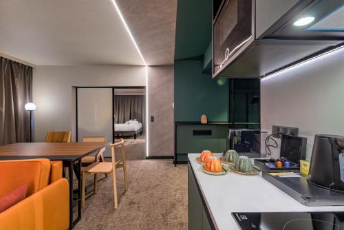 Ruang duduk di Novotel Kraków Centrum
