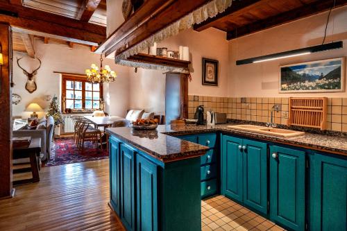 Pleta Ordino 51, Duplex rustico con chimenea, Ordino, zona Vallnord廚房或簡易廚房