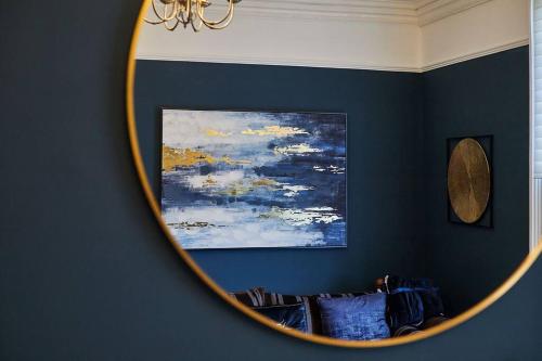 Deja Blue Beautiful period property photo 10