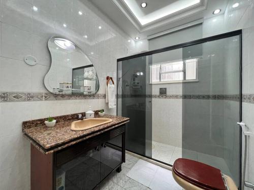 Bilik mandi di Casa Aconchegante em Teresópolis