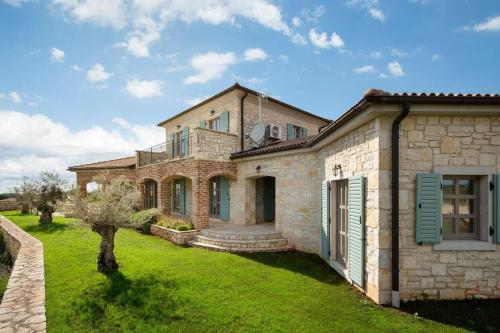Rustic Villa Reichardia with a pool in Istria
