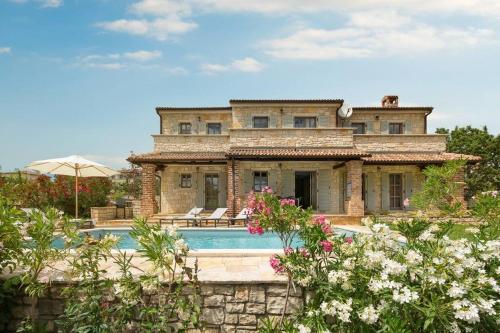 Rustic Villa Rubus with a pool in Istria