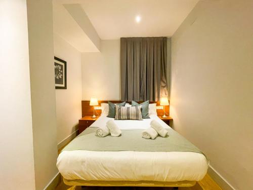Boutique Pare Lainez- 2 BR Sagrada Famlia with balcony