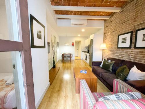 Boutique Pare Lainez- 2 BR Sagrada Famlia with balcony