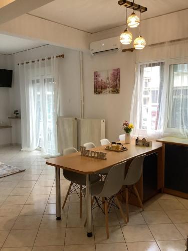 NeMapartment next to metro, Monastiraki, Plaka, Acropolis