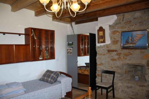 TV a/nebo společenská místnost v ubytování Casa Rural Ecológica Arrizurieta