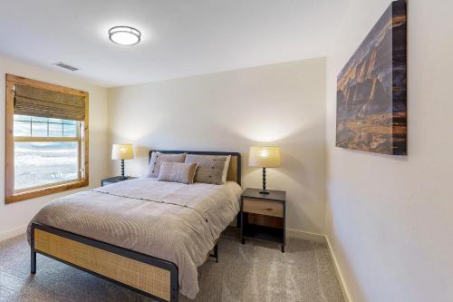 Tempat tidur dalam kamar di Mountain View Haven