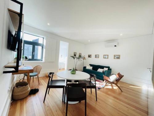 Apartment with balcony in the center of Porto