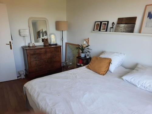 Photo de la galerie de l'établissement House 150 m2, nature and calm, 10 min from Paris, à Bougival