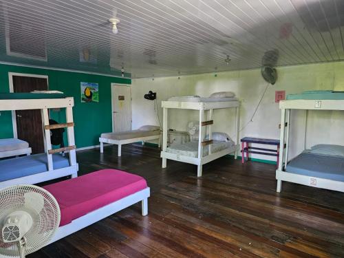 Letto o letti in una camera di Cabinas Tortuguero