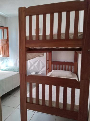 Etagenbett in einem Zimmer mit Etagenbett in der Unterkunft Pousada Villas Colossos in Lençóis