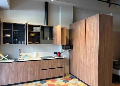 Kuchyň nebo kuchyňský kout v ubytování REINA FLATS VALENCIA Playa