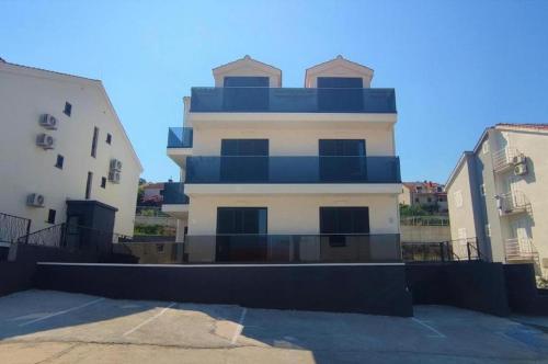 Apartments with a parking space Postira, Brac - 22164