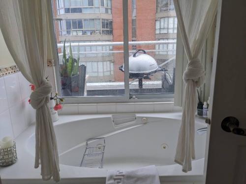 Gambar di galeri bagi Penthouses of Beach Ave di Vancouver