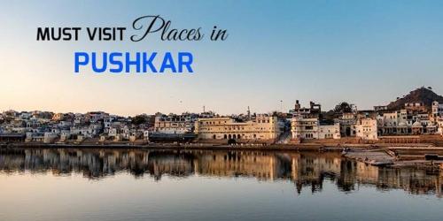 uitzicht op een stad vanaf het water bij HOTEL THE PUSHKAR FLOWER in Pushkar