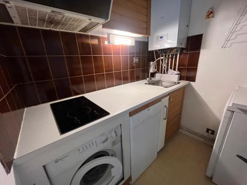 Photo de la galerie de l'établissement Appartement T2 avec Terrasse, Jardin et Parking à Arcachon - Plage d'Eyrac à 300m - FR-1-319-17, à Arcachon