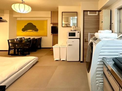 Love Ueno Japanese Tatami Room 2 to 4 Guests 3 Min to Okachimachi Station Near Ameyoko Elevator Free WiFi Airport Direct