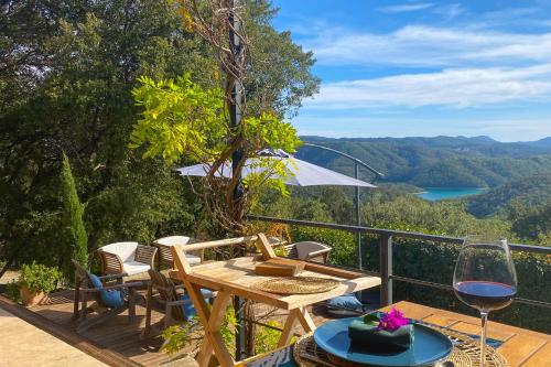 Luxury Villa 8 Guests - Lake View & Private Pool