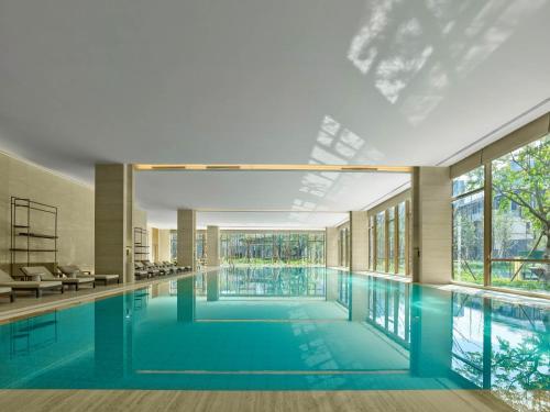 Bazén v ubytování Banyan Tree Dongguan Songshan Lake nebo v jeho okolí