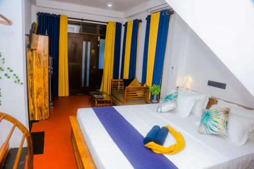 Gallery image of Honey Queen House in Mirissa