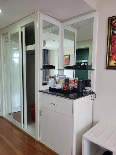 Dapur atau dapur kecil di Khách sạn Hậu Giang