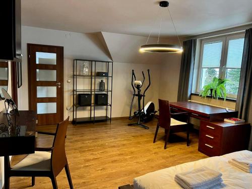 Ένα ή περισσότερα κρεβάτια σε δωμάτιο στο Apartament Noce i Dnie z prywatnym jacuzzi