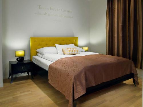 Ένα ή περισσότερα κρεβάτια σε δωμάτιο στο NIRALA PALACE